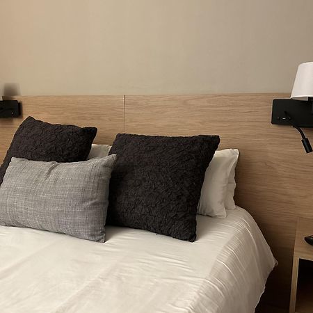 Hostal Restaurant Roma Cubells エクステリア 写真