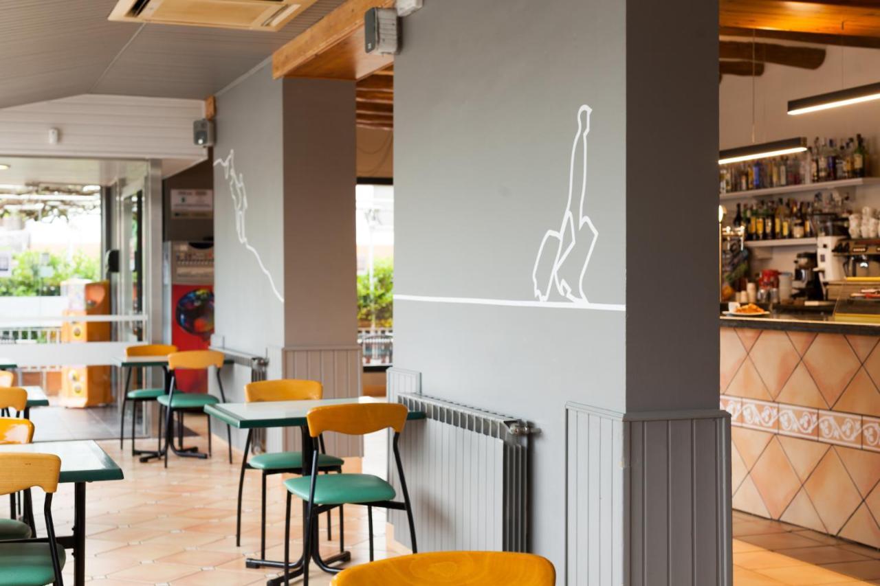 Hostal Restaurant Roma Cubells エクステリア 写真