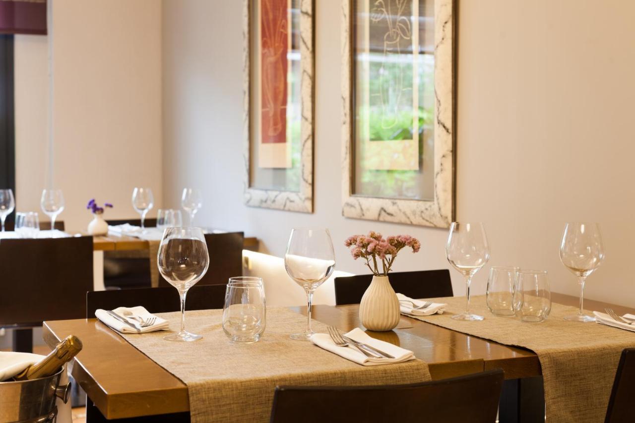 Hostal Restaurant Roma Cubells エクステリア 写真
